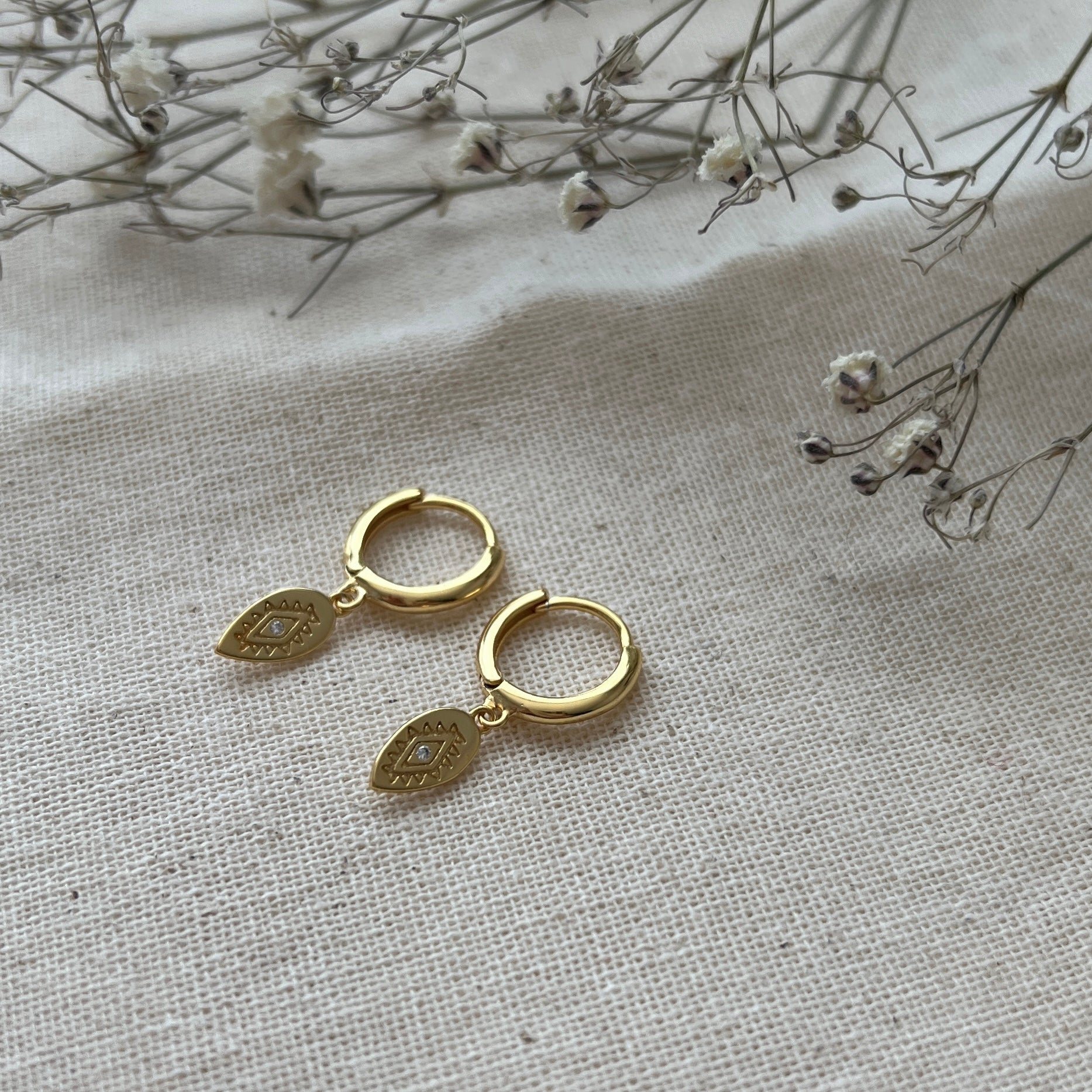 Argollas Hoja Colgante Oro