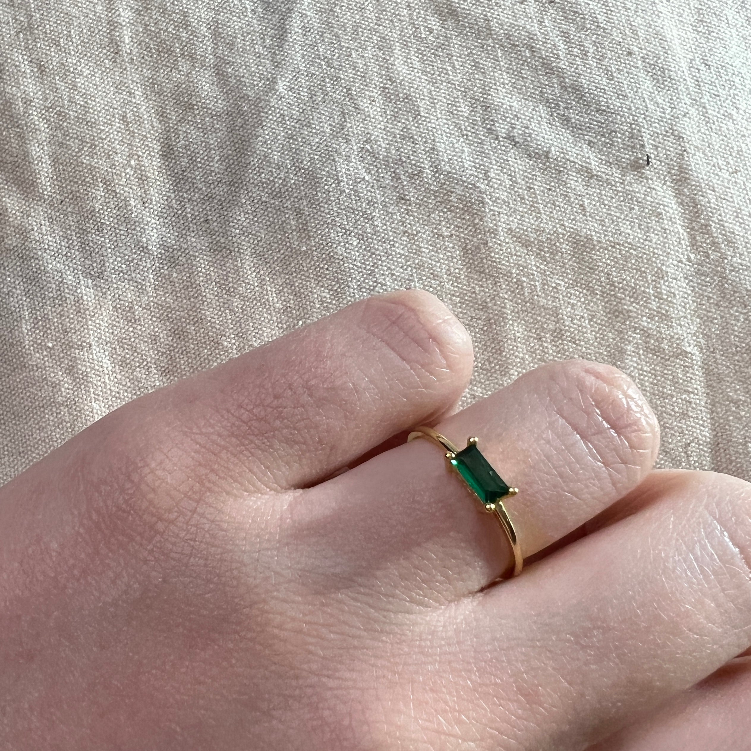 Anillo Claridad Verde Oro