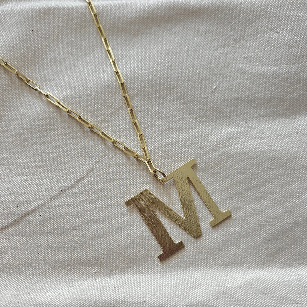 Collar letra Maxi M