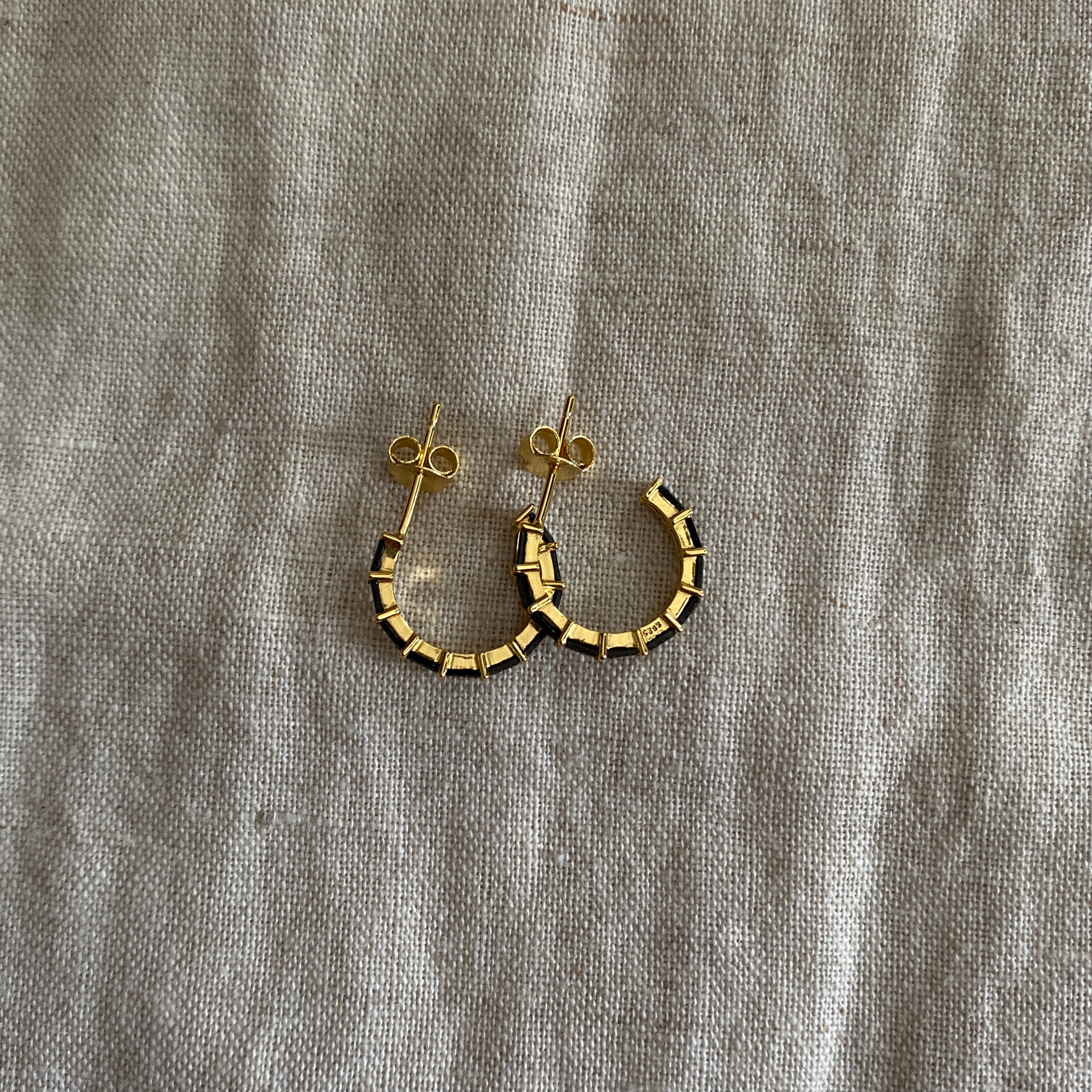 Argollas circones negros