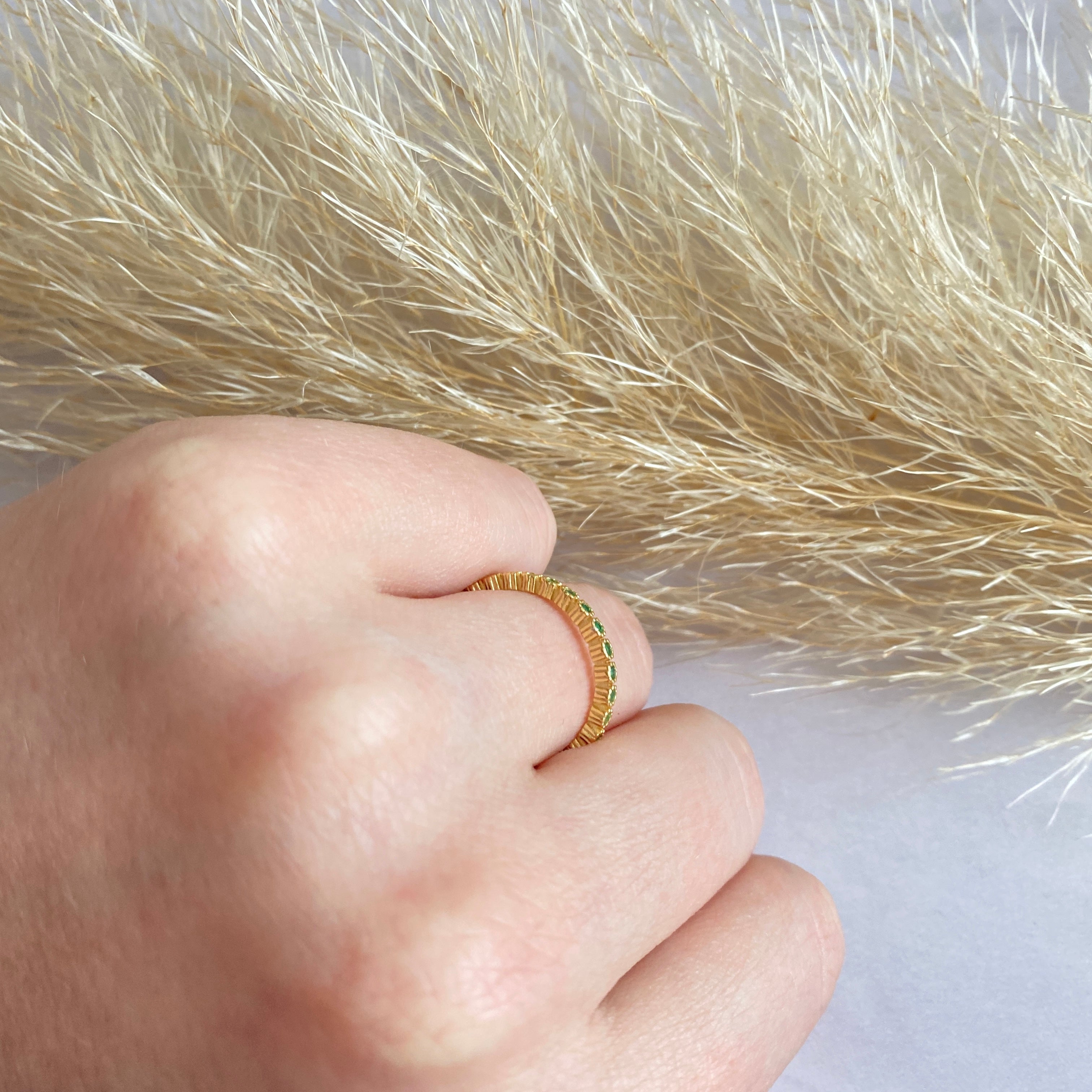 Anillo circones verdes Oro