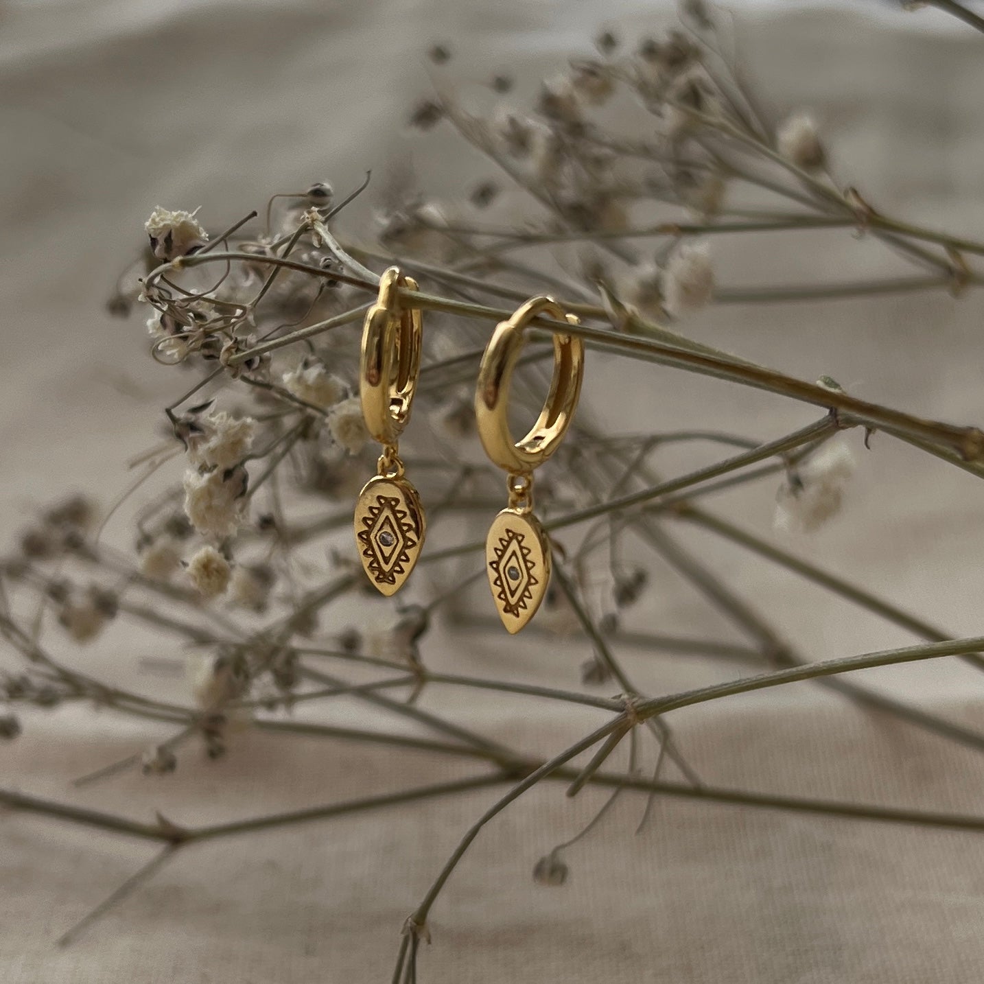 Argollas Hoja Colgante Oro