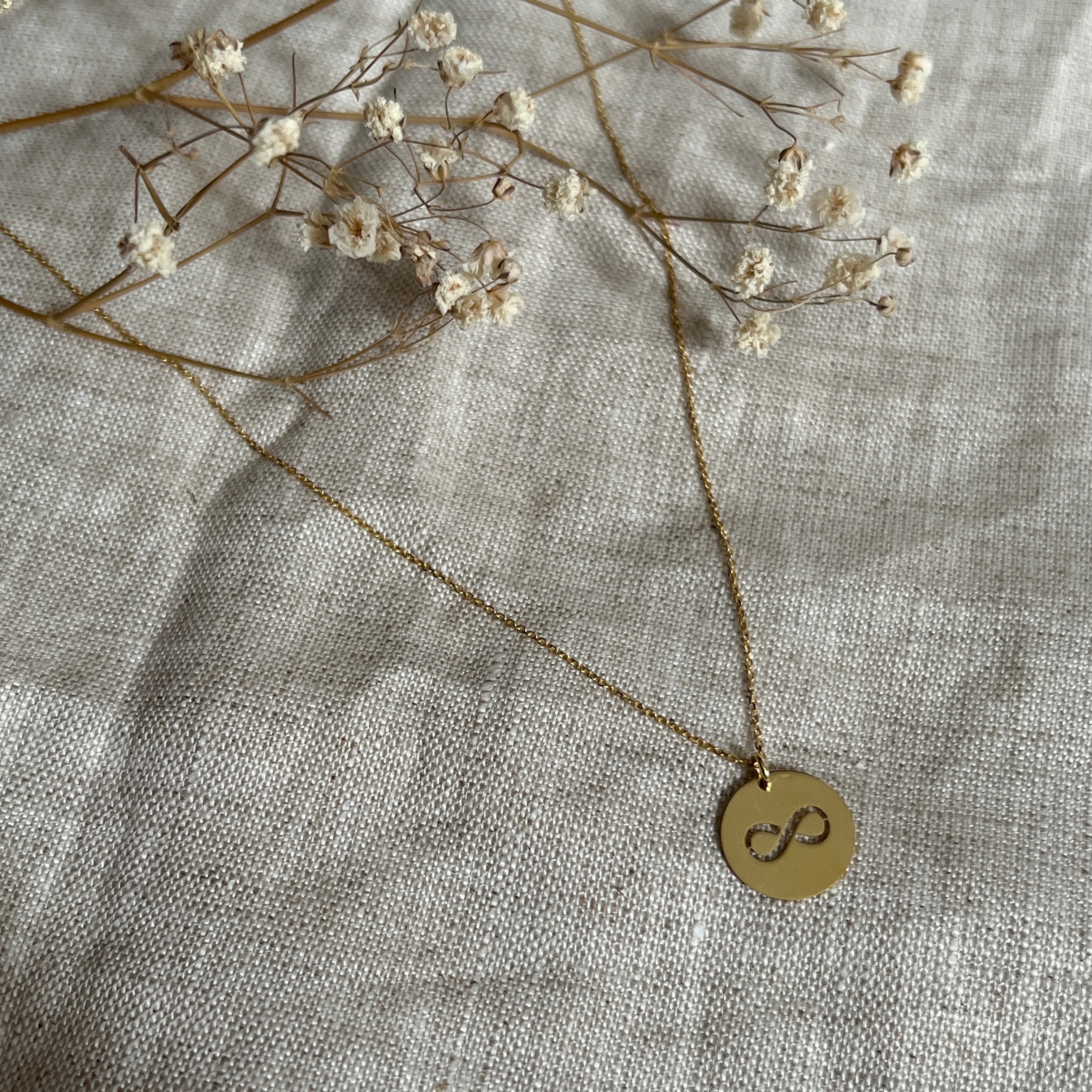 Collar infinito oro