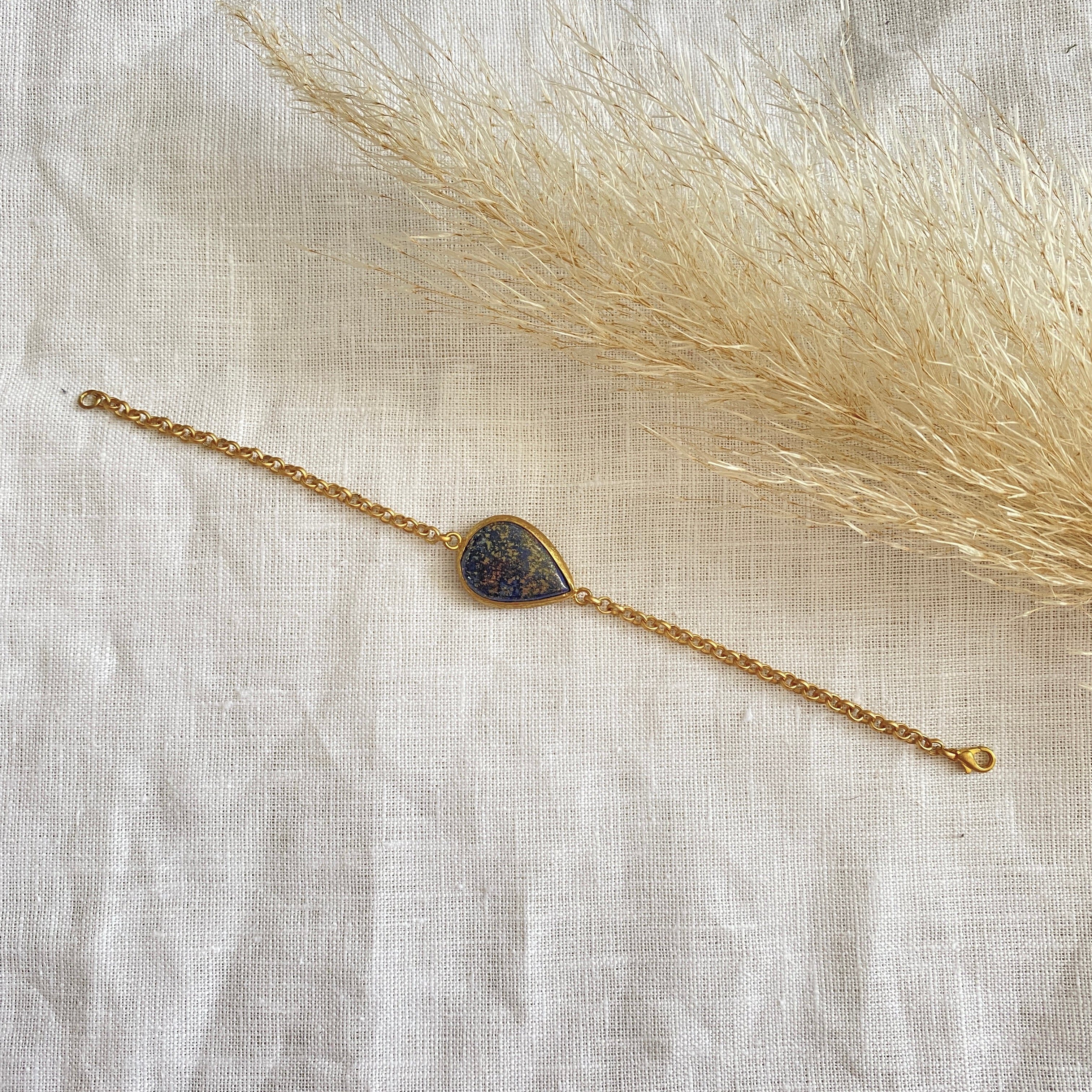 Pulsera  LápizLázuli destellos dorados