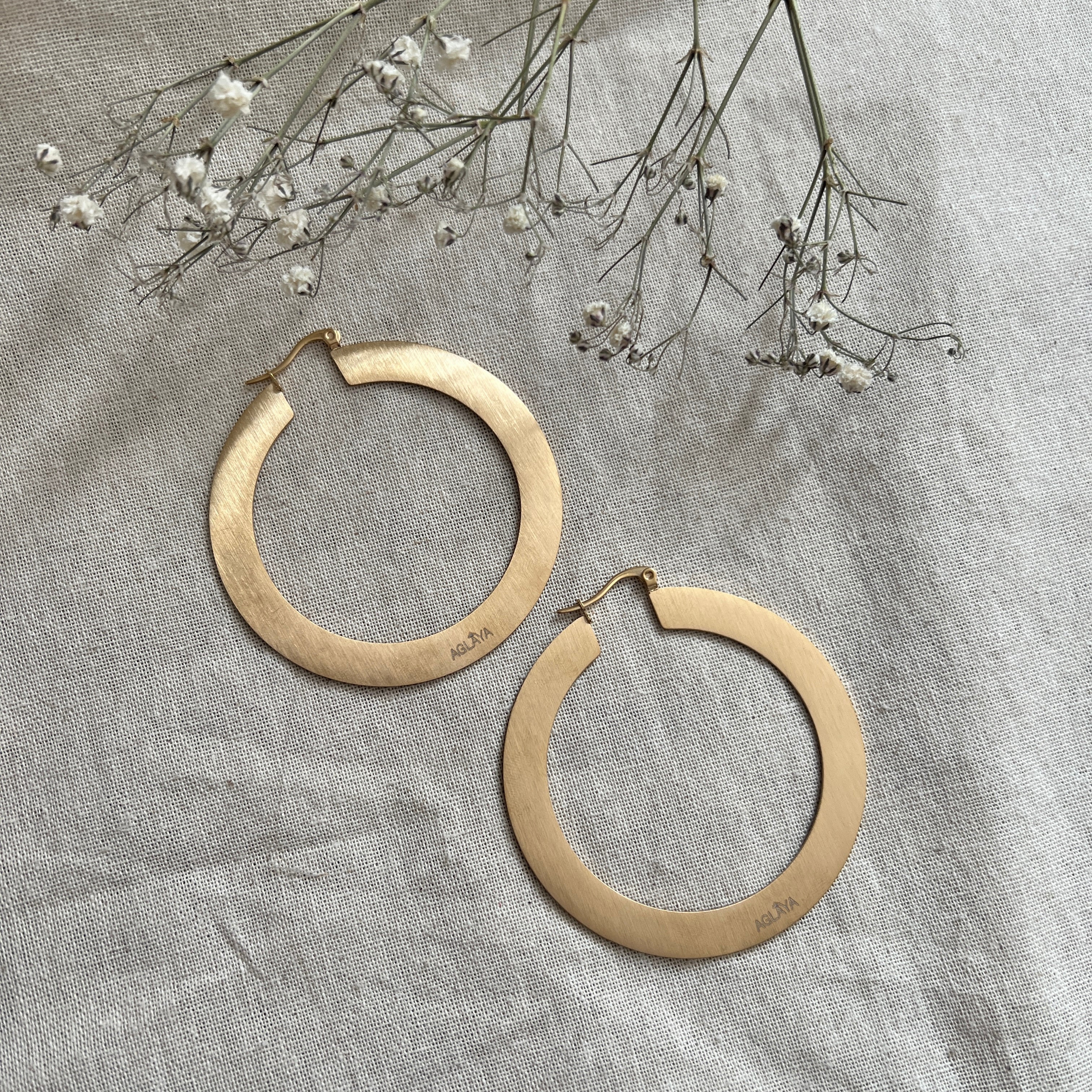 Argollas Planas Grandes Oro